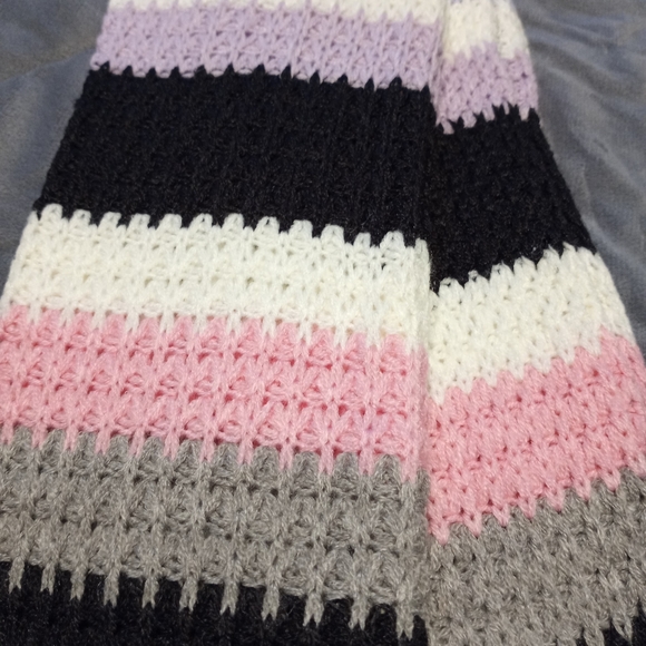 Scarf and (2) Glove Set - Picture 3 of 6